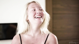 Lesbians having fun together 992