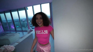 Willow Ryder, big booty massage