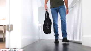 XXX Sexy stranger Violet is down for a perfect fuck and suck session | Violet Gems