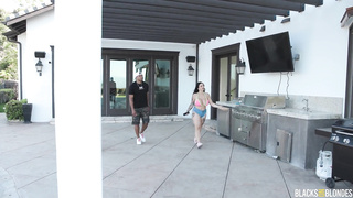 XXX Big Boobs Busting Nuts | Payton Preslee