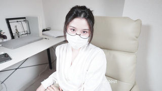 In order for a man to study hard, a woman gives him footjob and speaks lewdly all the time