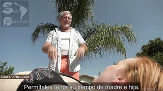 Cleo Clementine Nieta interesada ,Las manos de mi abuelito disfrutan de mi coñito Sub