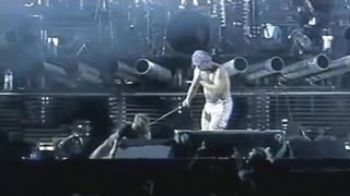 Rammstein - Bück Dich Live Aus Berlin 1998 Uncensored HD 720p