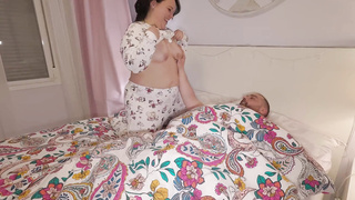 My stepsister comes to my bed and wants to fuck until she gets all my cum