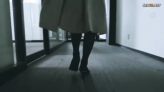 Married Secretary, Sweat And Kissing In The President's Office - Ayaka Mutou