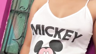 Ando Caliente y me Pongo a Cabalgar Sobre La Verga Del Novio De Mi Hermana que Rico Anal