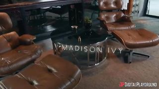 Jessa Rhodes, Tia Cyrus, Madison Ivy, Darcie Dolce - They Come In Peace - MILF Tattoo