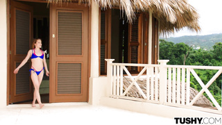 Nicole Murkovski, showing off