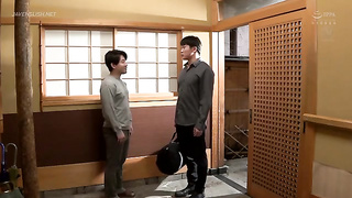 [JUQ-851] My friend’s mother, Maki-san, spoils me like I’m her son. We sleep together and have inten 2 video