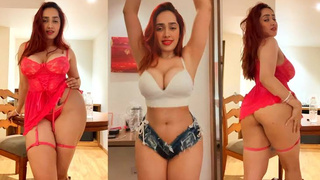 Juicy Boob Shake & Ass Dance