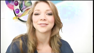 Mujeres amandose apasionadamente