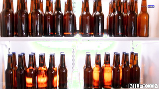 Fit Sporty Mom Lexi Has Secret Sex With Sons Roomie LEXI SMITH [MILFY]