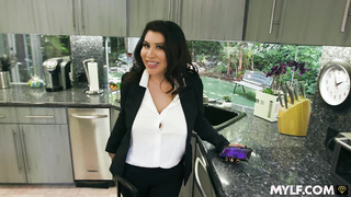 Tokyo Lynn - Guilt Trip Between Mommys Thighs