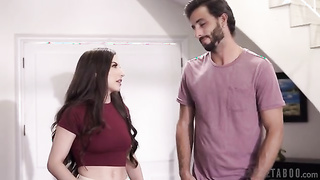 Jennifer leva sua sobrinha pra transar com seu namorado