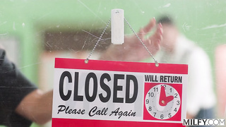 Audrey porn - pornhead MILF Goes Airtight (25.12.2024) rq