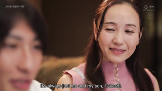 [ROE-295] The overly lustful housewife allows internal ejaculation!! Beautiful friends mother drowns