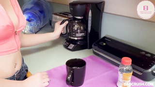 Lexi Lore   Mi Hijastra se encarga de mantener mi polla dura en cualquier momento Sub