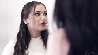 trio de lesbiana dos morenas y una rubia