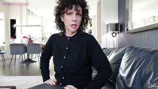 Mamá llega a casa para darte sexo oral