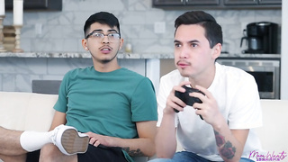 Laura xxx - Who's Mom's Favorite XXX