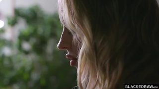 Anna fode gostoso no escuro