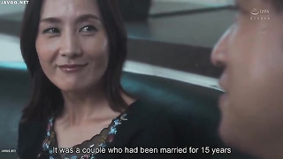 [JUR-220] Nude model NTR, a wife falls for the boss in shameful infidelity. Kotou Mariko