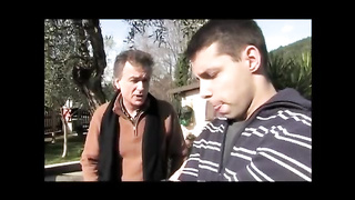 Se folla a su madrastra