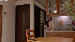 [HMN-693] My aunt, who left home due to her husbands affair, stayed at my house. Her J-cup breasts a 2 video