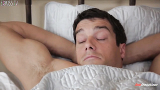 Colegiala folllando antes de la escuela