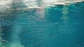 Straplez - Erotica-Shania Vega And Casey Nohrman