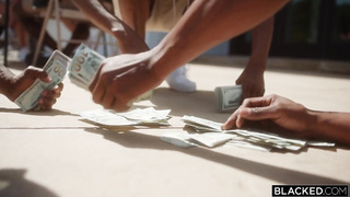 Violet Myers - Low Rider in 4k