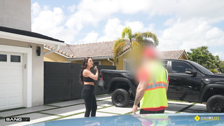 Elizabeth Skylar - Elizabeth Skylar Fucks Mechanic To Get Back At Ex-Husband [Roadside XXX]