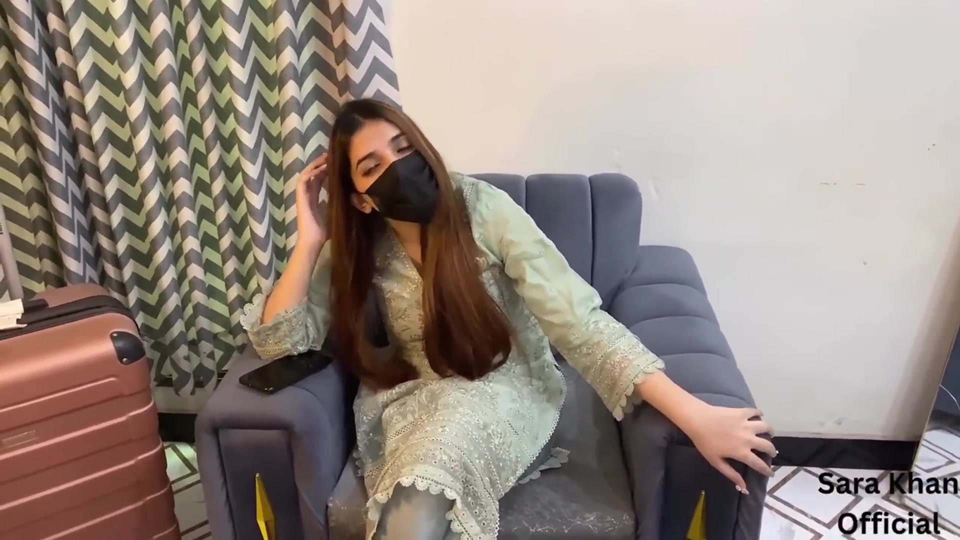 Pakistani actor sara khan