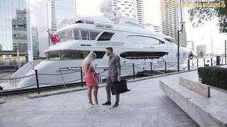Catching Gold Diggers - Big Tits Blonde Milf