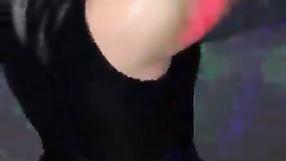 Joven latina sexo en la discoteca