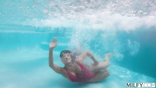 porn porn - Curvy MILF Is BBC Obsessed