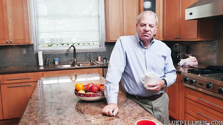 Molly Mae - Molly Earns Her Keep rq