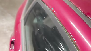 TRANSEXUAL Latina le da follada salvaje a chico después de la discoteca, en el coche parking público