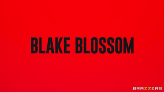 Blake Blossom, Yhivi - Suck Your Soul Out [BRAZZERS]