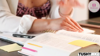 Liv Revamped - Tutora amorosa quiere la polla de su estudiante Sub Esp