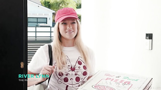 La sexy repartidora culona de pizza me acepta hacer masaje hasta un squirt masculino (multiple cum)3