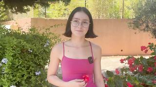 Penelope - 19 years old, cosmetics saleswoman in Paris (11.08.2025) rq