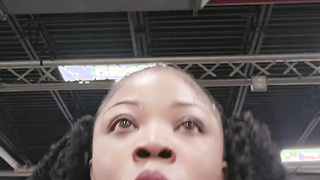 Tavii zoey aka strawberrypink1 - the massage chair made me cum in the public gym