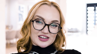 Glasses girl Emma magnolia Twitter full