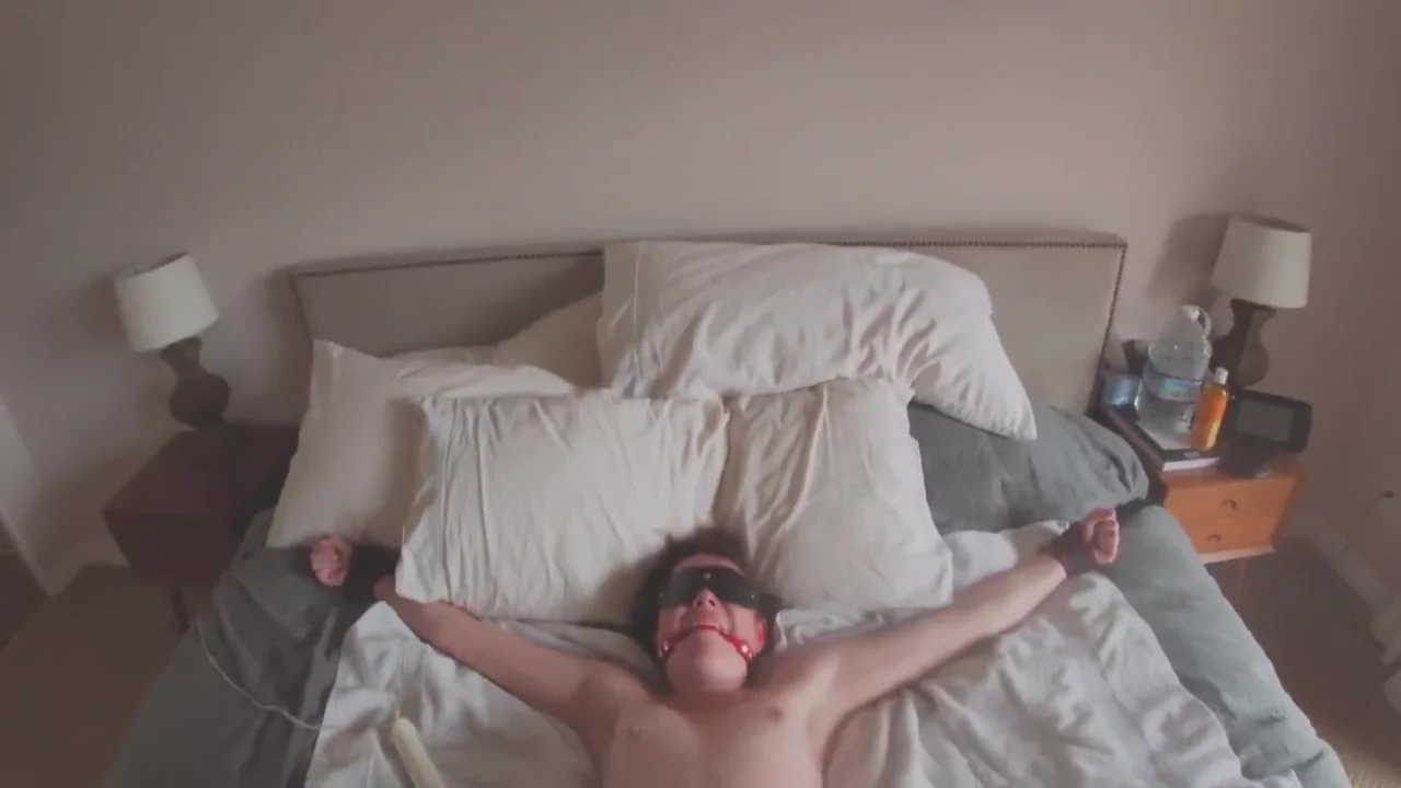 Rough sex at the home, hard fast fuck with hitachi toy