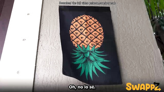 ¡Amigo, son swingers! ¡Sesión de sexo en la piscina, especial de intercambio de tías!